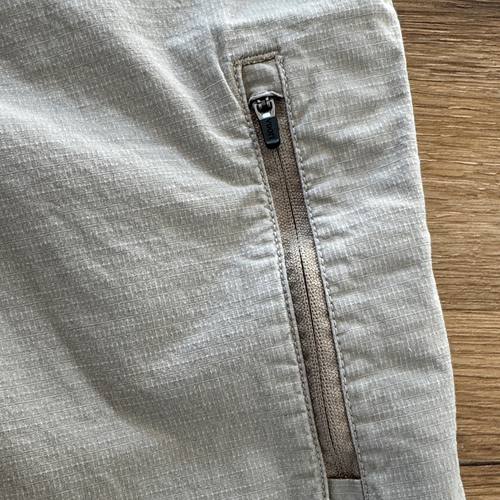 Vuori Taupe/Khaki Womenβs Ripstop Pant, Size M - Picture 12 of 13